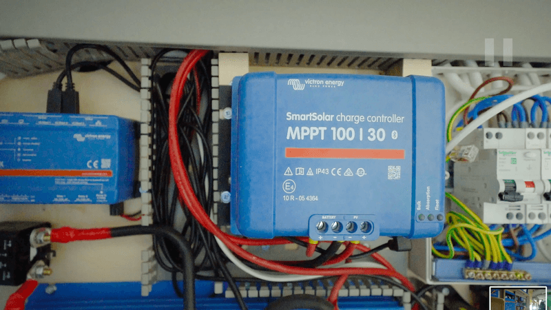mppt-solar-charge-controller-installed-2